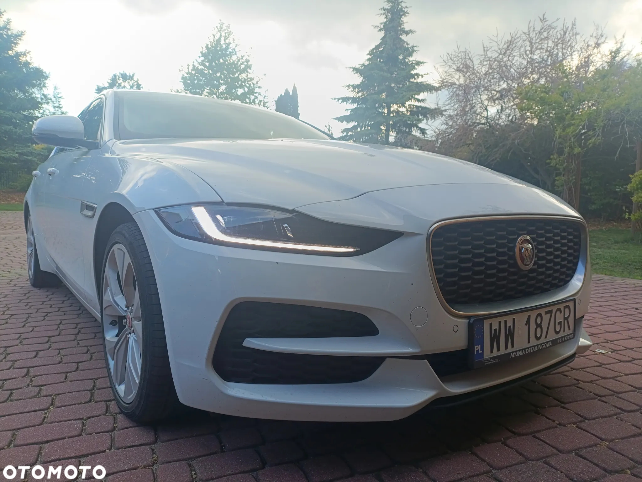 Jaguar XE 2.0 D AWD Prestige - 29