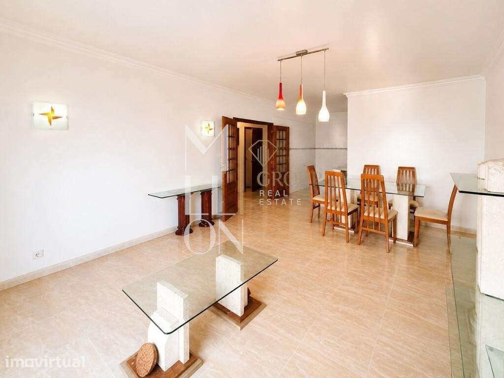 T2 com 95m2 na Tapada das Mercês | Sala 31m2 | 2 Frentes Solares - R/C - Grande imagem: 3/34