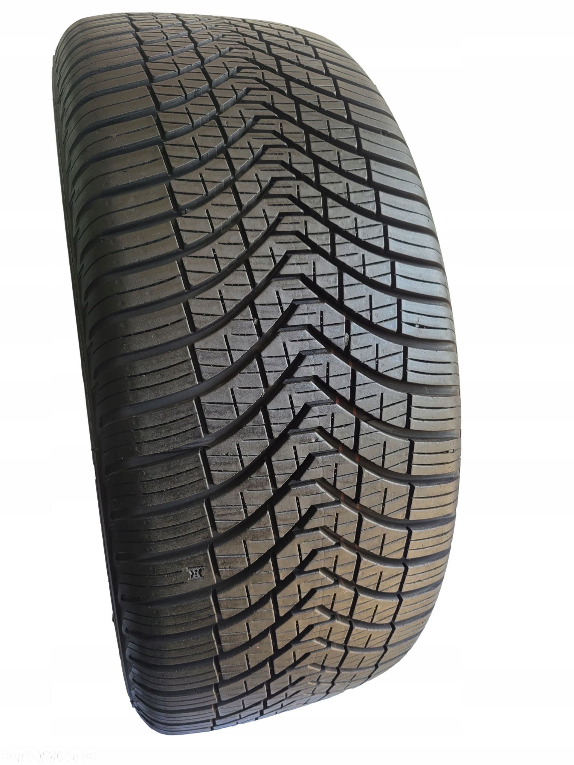 Kumho solus 4S HA32+ 225/45 ZR17 94W 8mm 2023 - 1