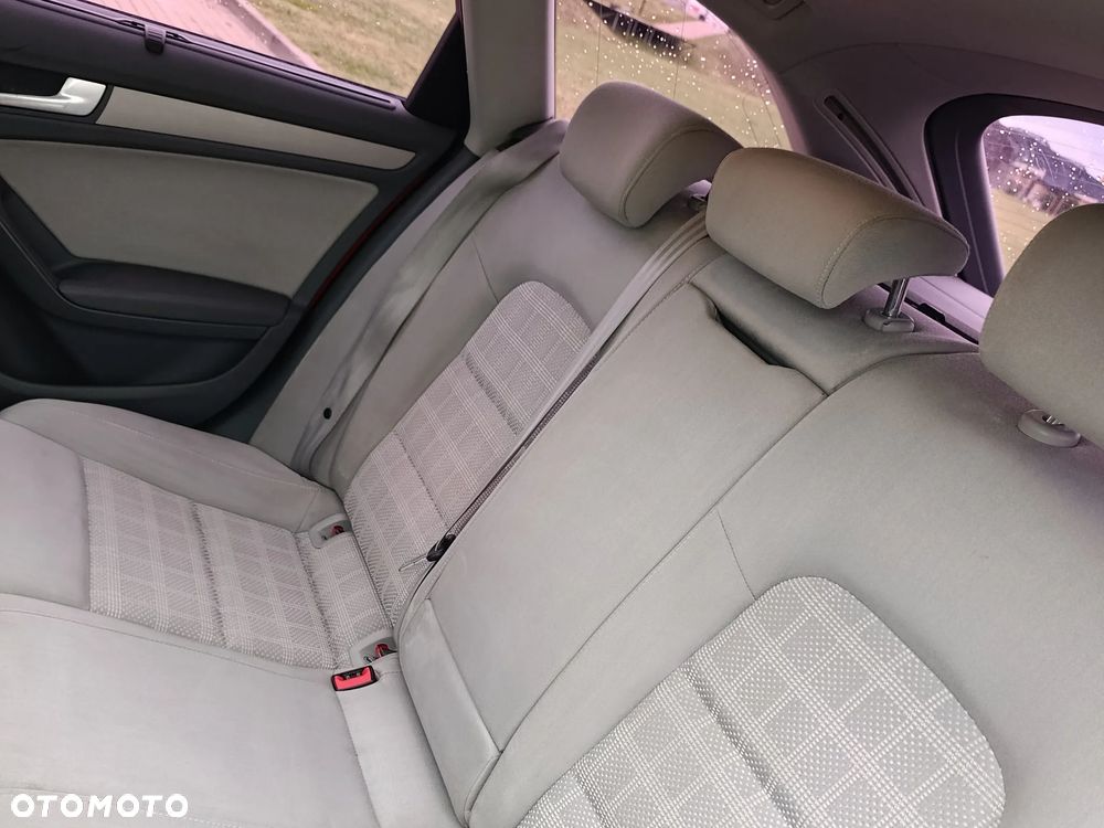 Audi A4 Avant 2.0 TDI Multitronic - 27