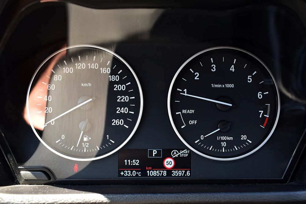 BMW X1 xDrive20i Advantage - 11