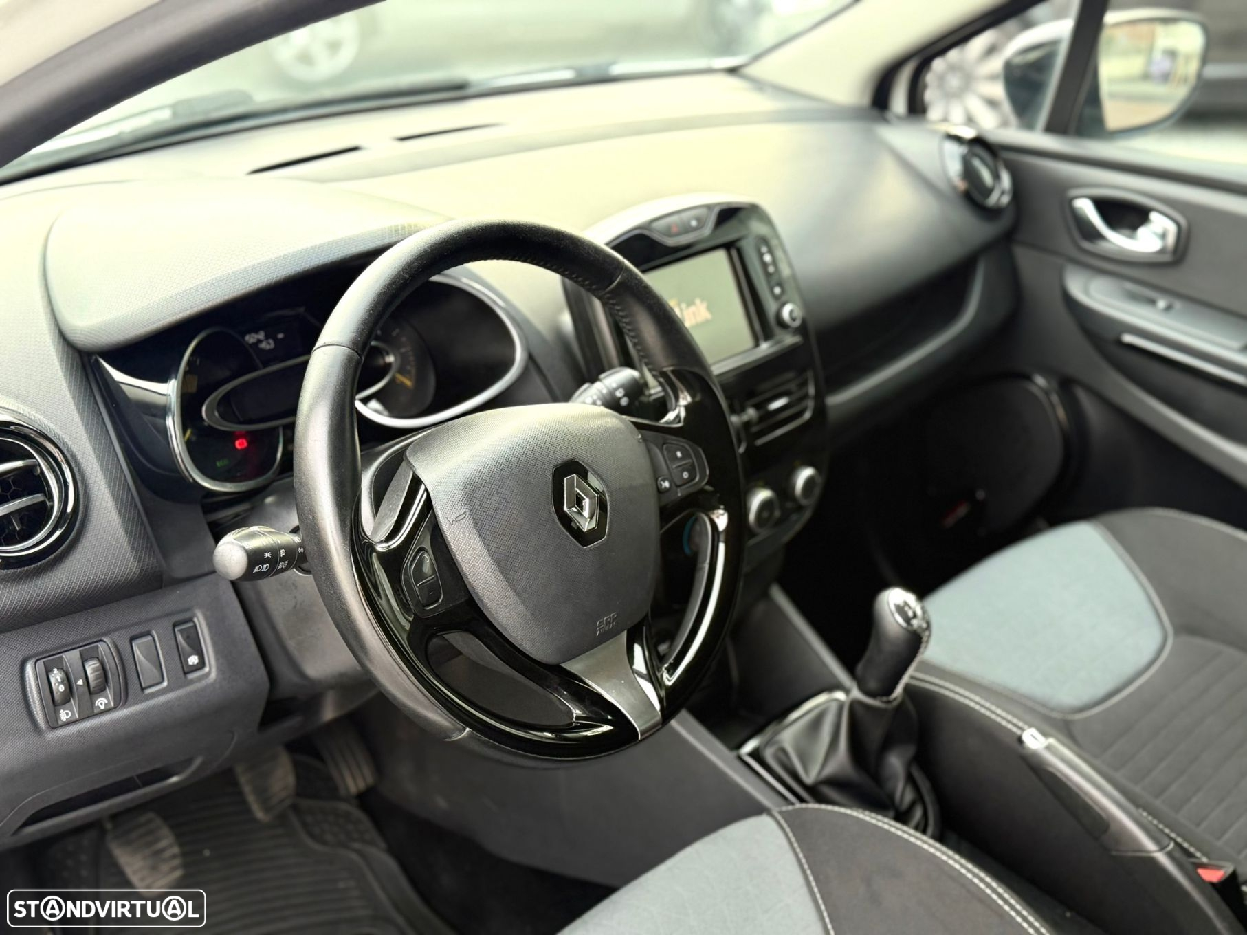 Renault Clio 1.5 dCi Limited - 10