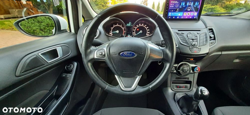 Ford Fiesta - 25