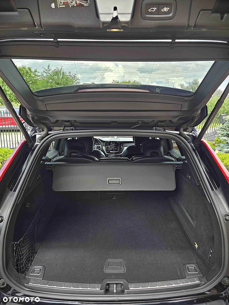 Volvo XC 60 T6 AWD R-Design - 9