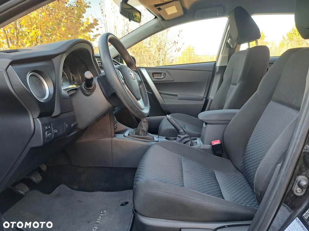 Toyota Auris 1.33 Dual-VVT-i Comfort - 23