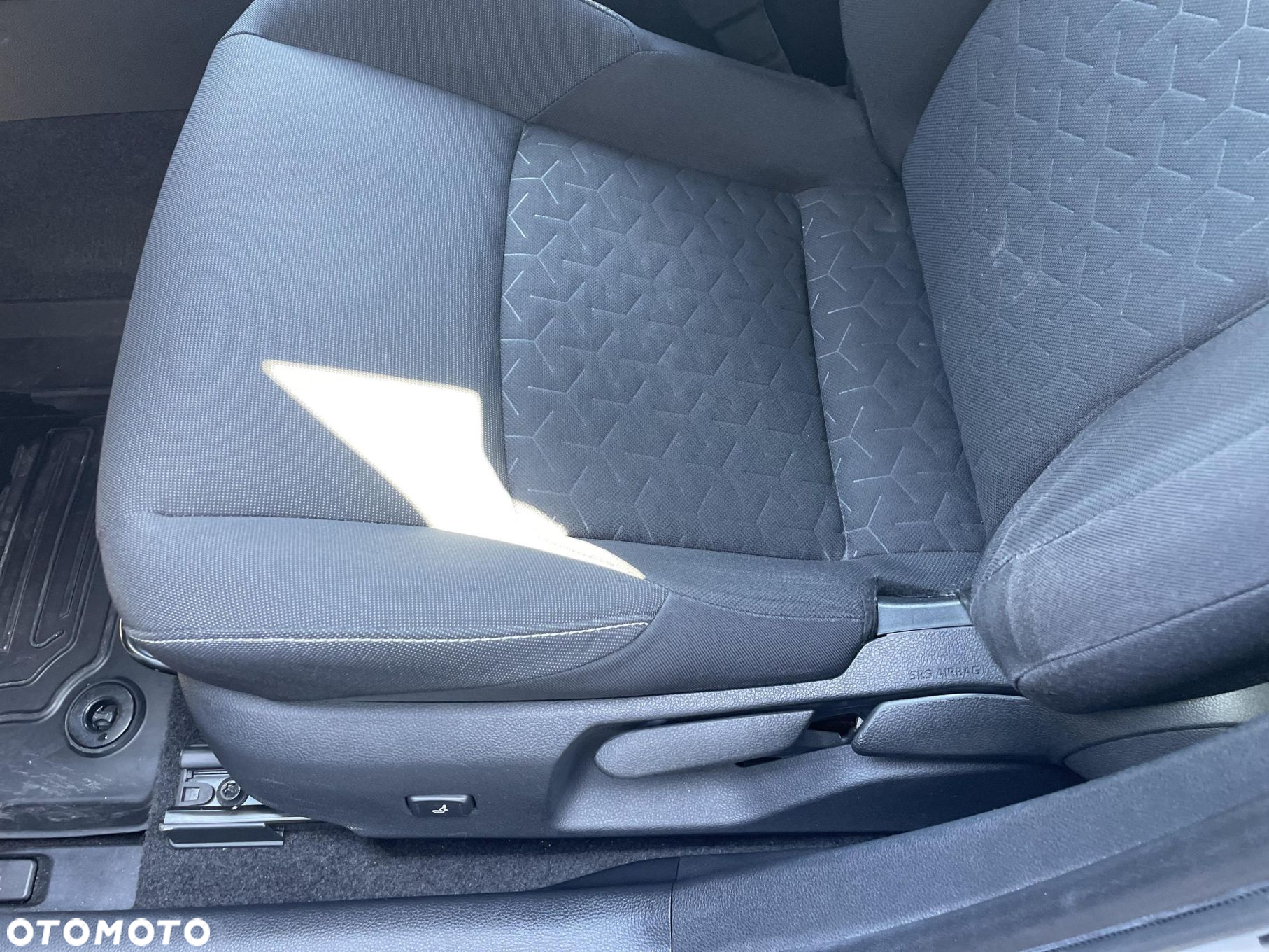 Toyota Corolla - 12