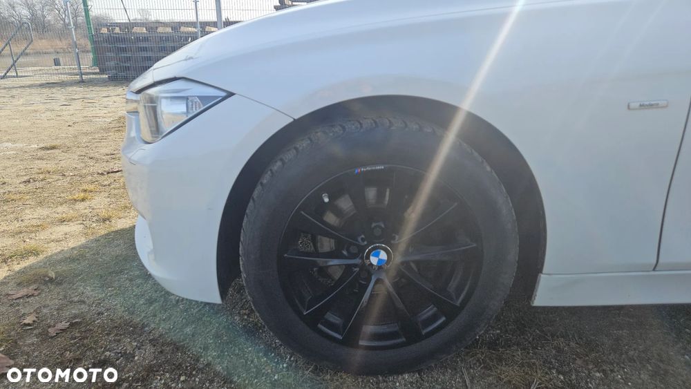 BMW Seria 3 318d Modern Line - 34