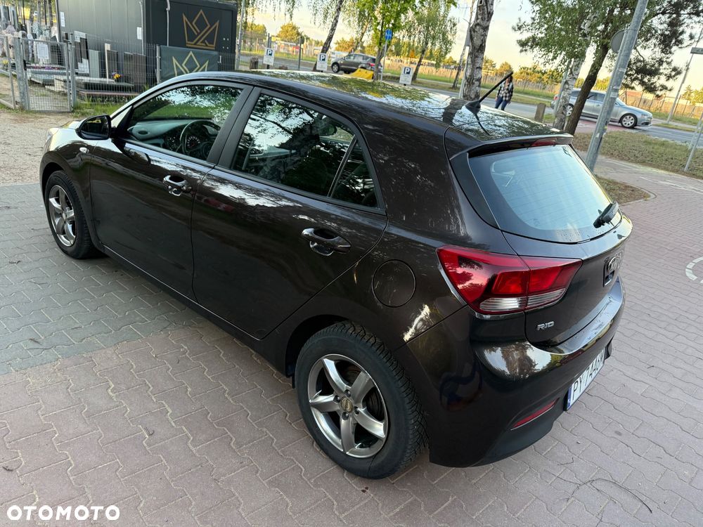 Kia Rio 1.0 T-GDI 100 Dream-Team Edition - 16