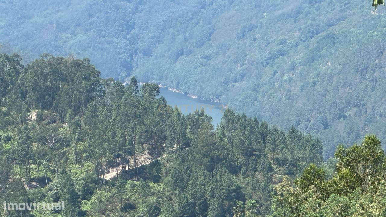 O Refúgio Perfeito no Topo do Gerês: Onde o Silêncio Encontra a Imens - Grande imagem: 2/32
