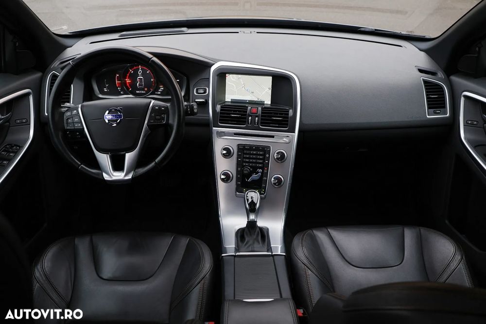 Volvo XC 60 D4 AWD Geartronic RDesign - 4