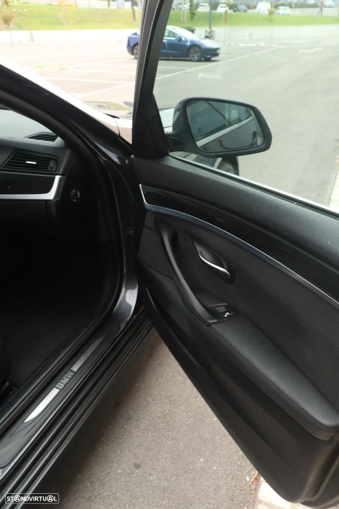 BMW 520 d Auto - 16