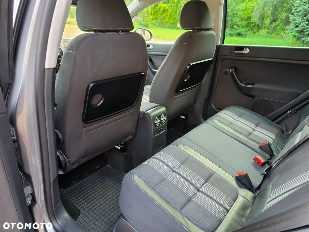 Volkswagen Golf Plus 1.6 TDI Comfortline - 28