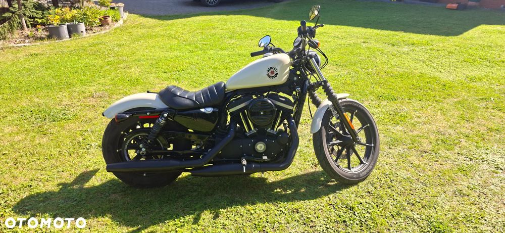 Harley-Davidson Sportster Iron 883