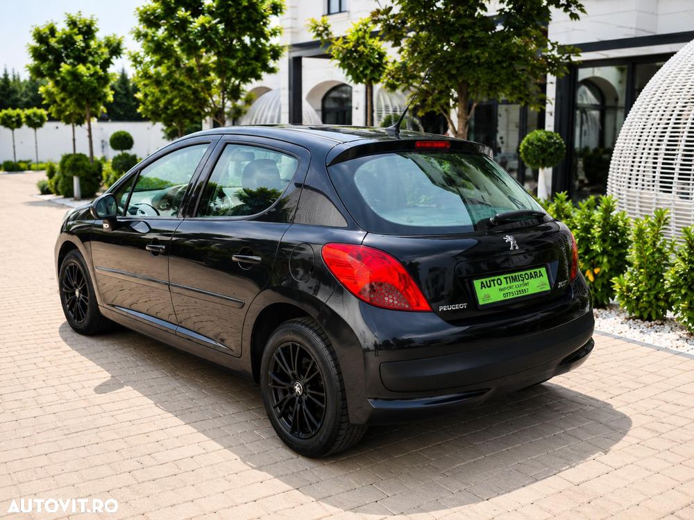 Peugeot 208 - 4