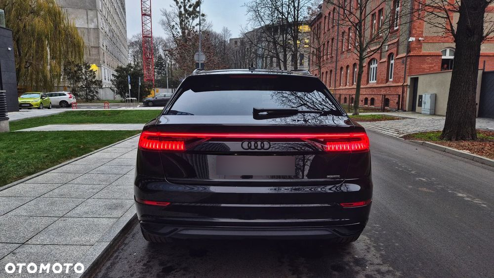 Audi Q8 55 TFSI quattro tiptronic - 25