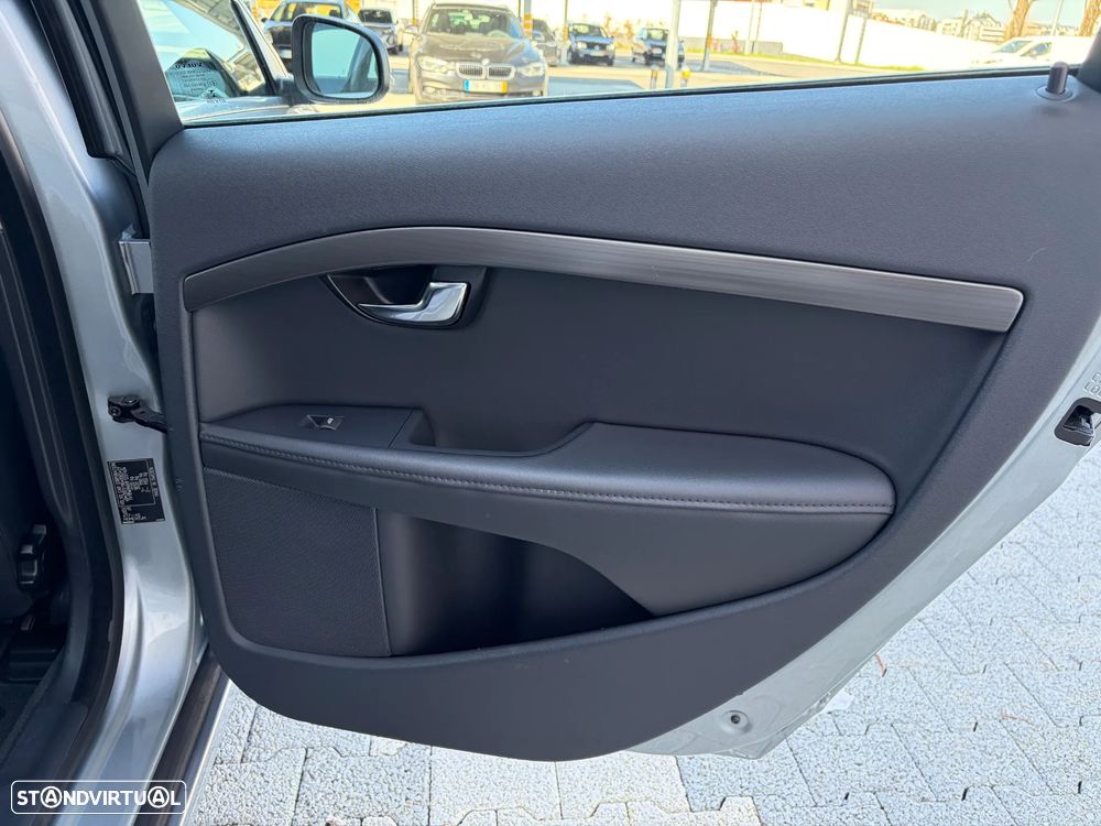 Volvo V70 1.6 D2 Momentum - 18