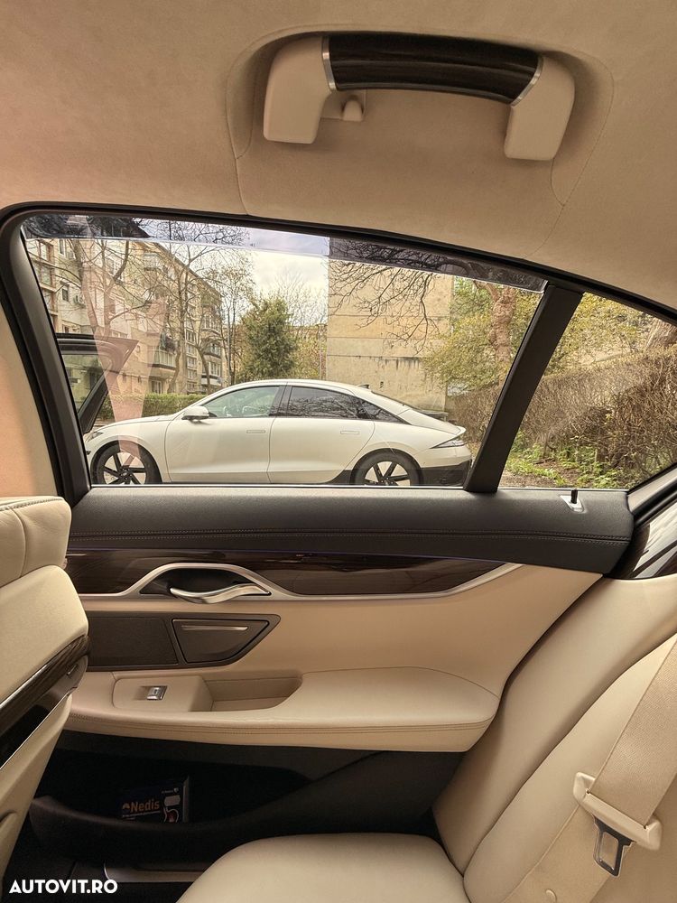 BMW Seria 7 740d xDrive - 10