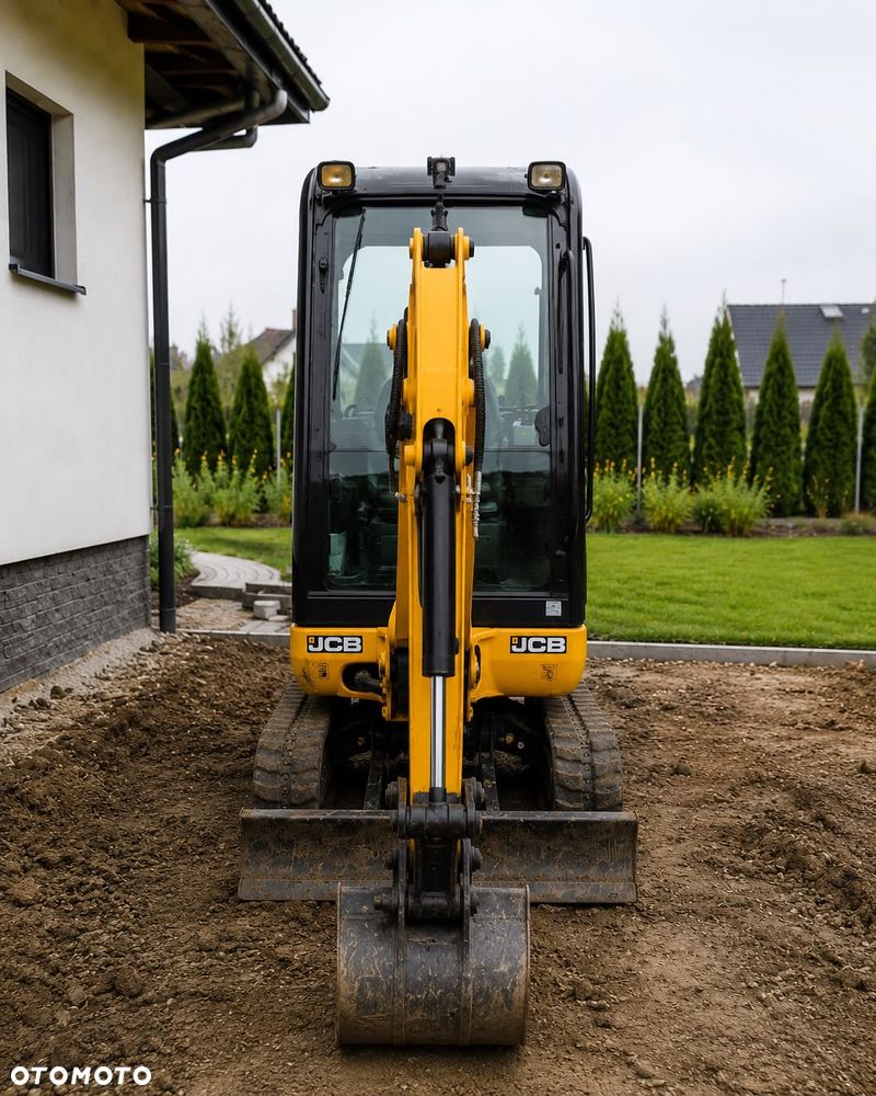 JCB 8018 - 3