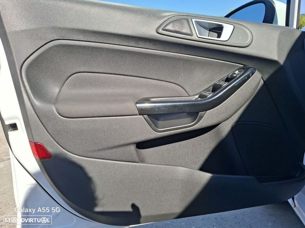Ford Fiesta 1.6 TDCi Titanium ECOnetic - 36