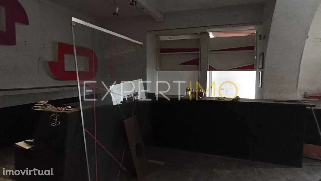 Prédio com estabelecimento comercial + T2+1 - Beja - Grande imagem: 2/25