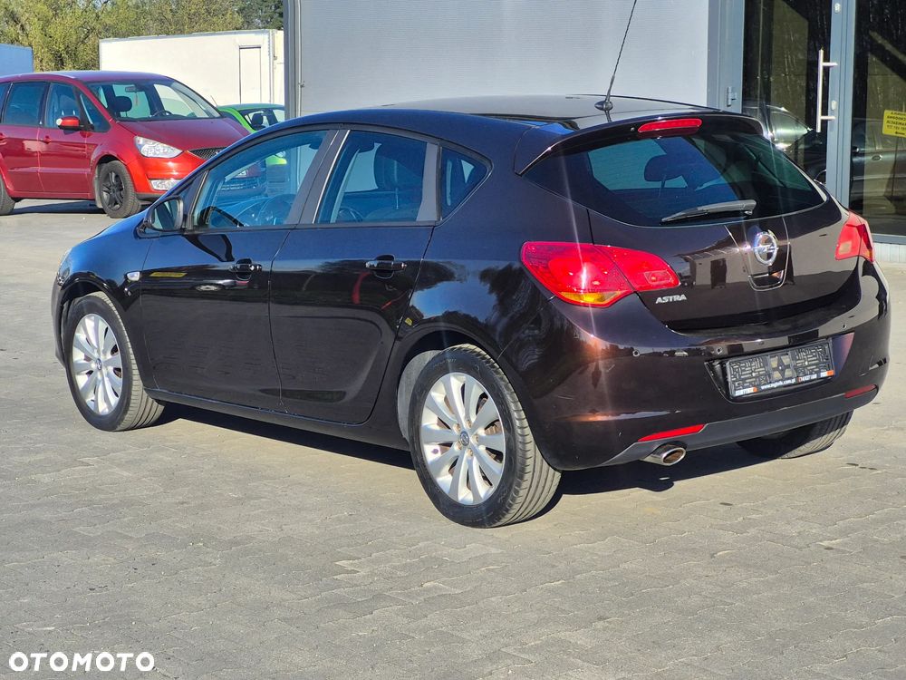 Opel Astra 1.4 Turbo - 4