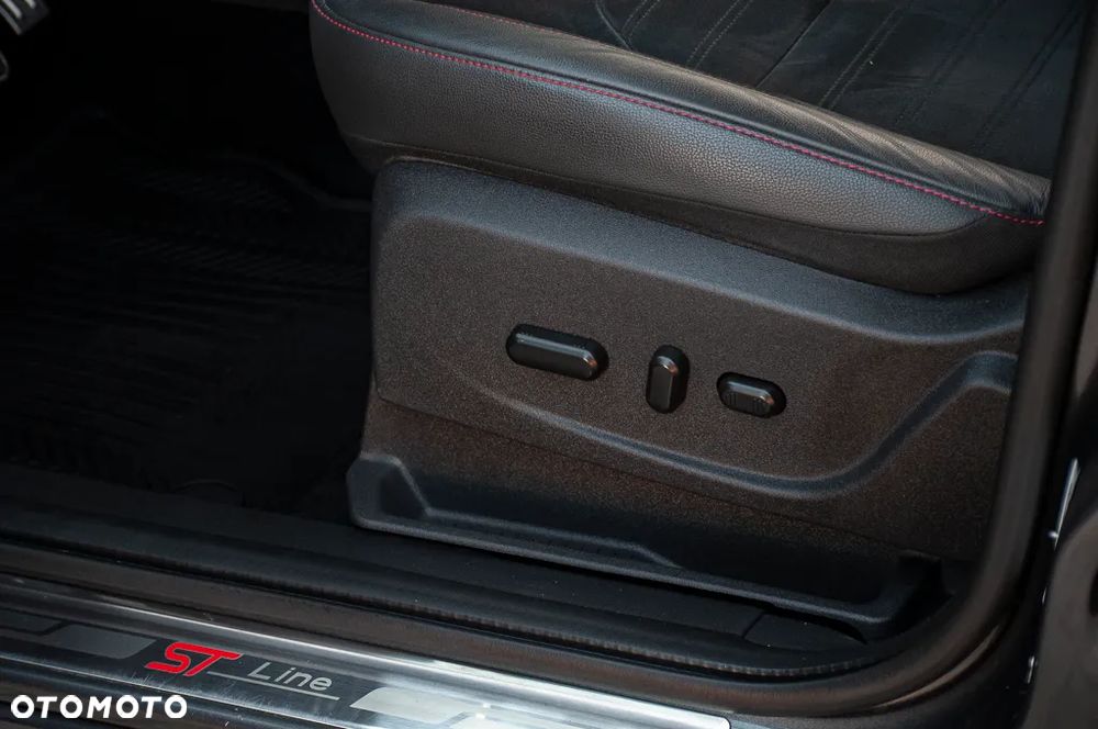 Ford Kuga 2.0 TDCi 4x4 ST-Line - 28