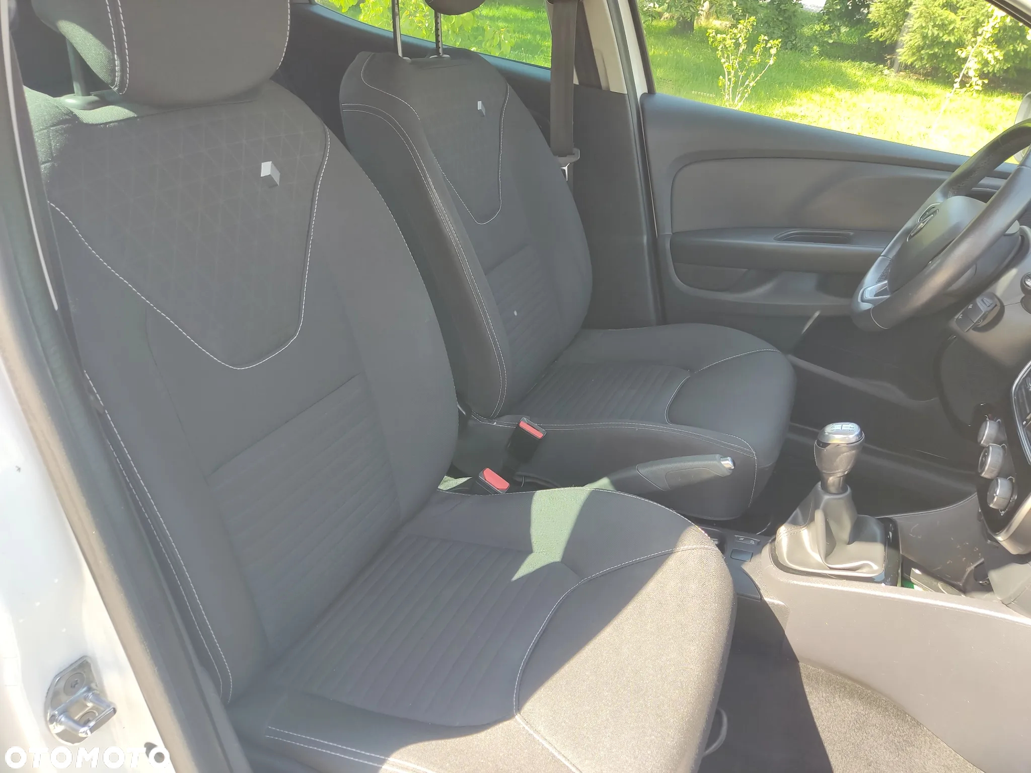 Renault Clio 1.2 16V Limited EU6 - 20