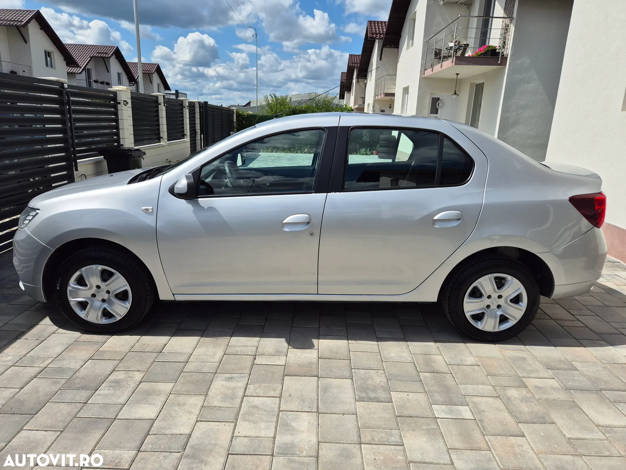 Dacia Logan 1.5 75CP Laureate - 11