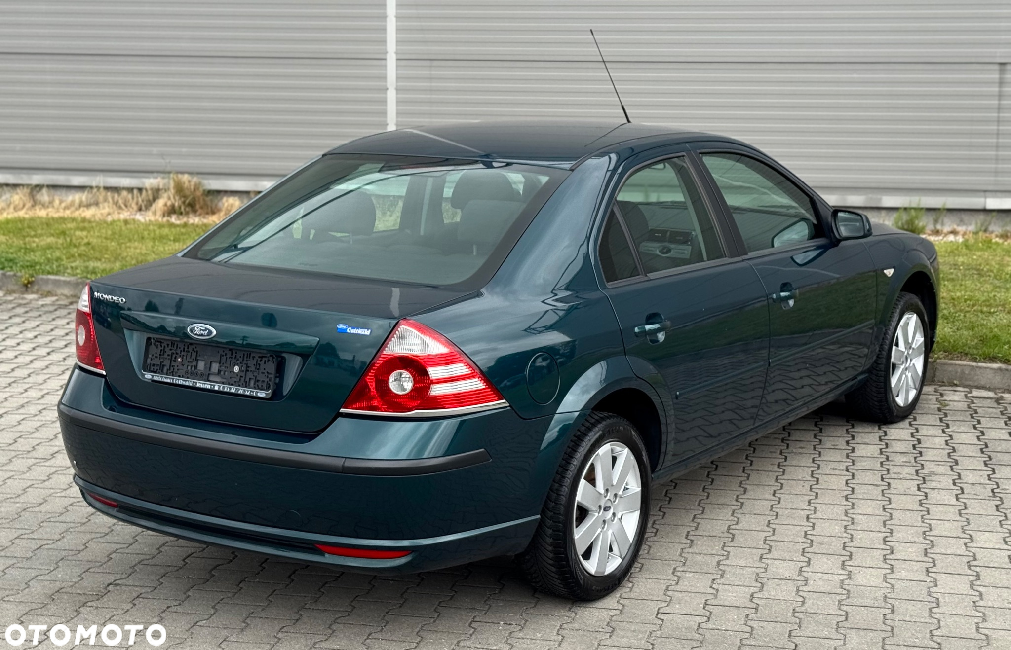 Ford Mondeo 1.8 X - 11