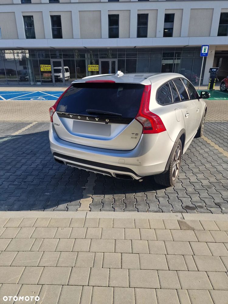 Volvo V60 Cross Country T5 Geartronic Momentum - 4