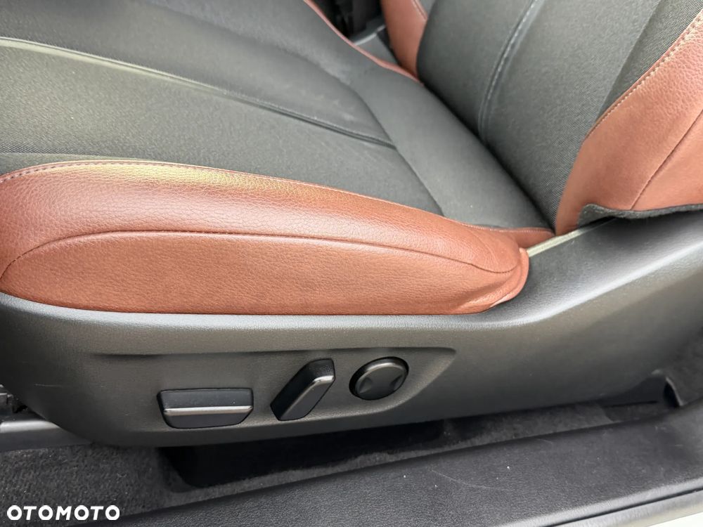 Mazda MX-30 e-SKYACTIV EXCLUSIVE-LINE - 15