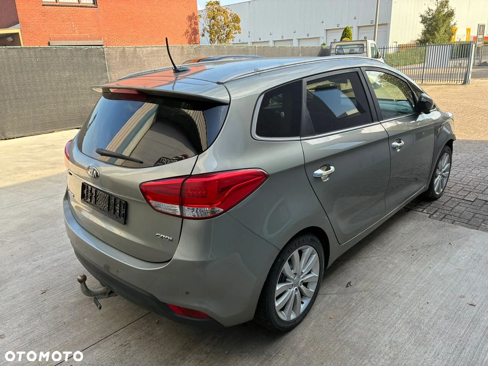 Kia Carens - 3