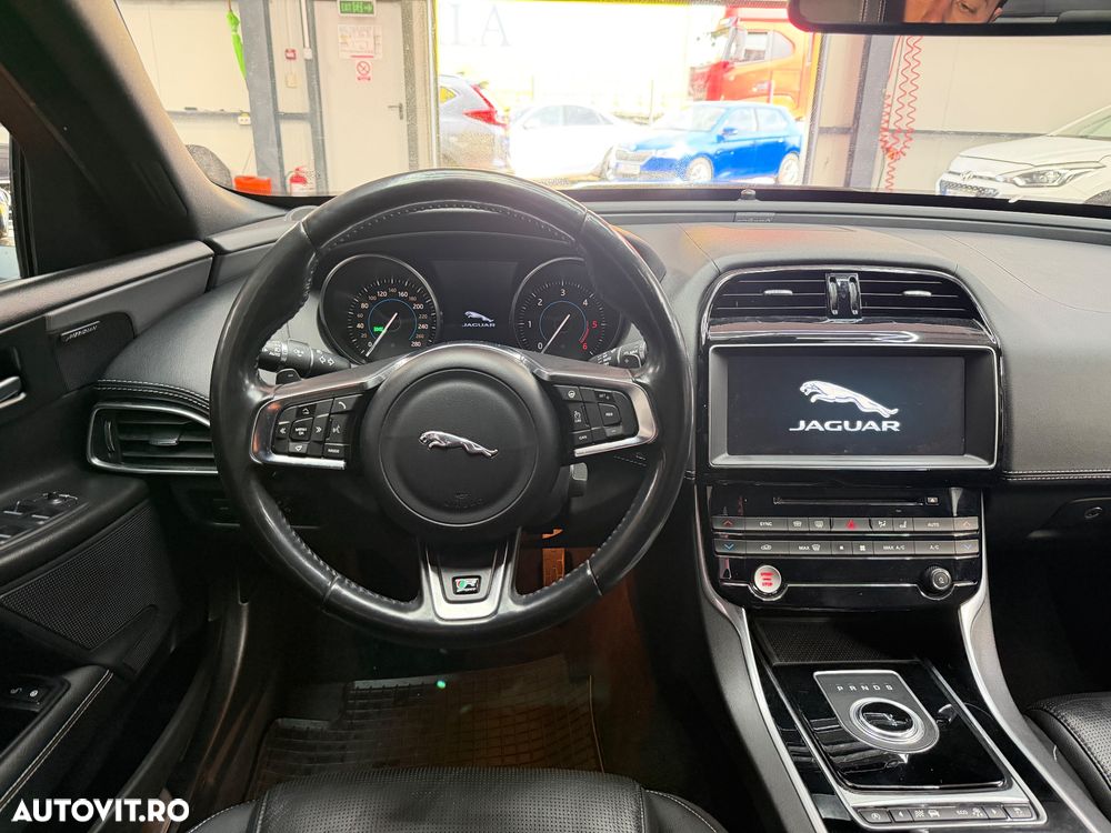 Jaguar XE 20d Aut. R-Sport - 15