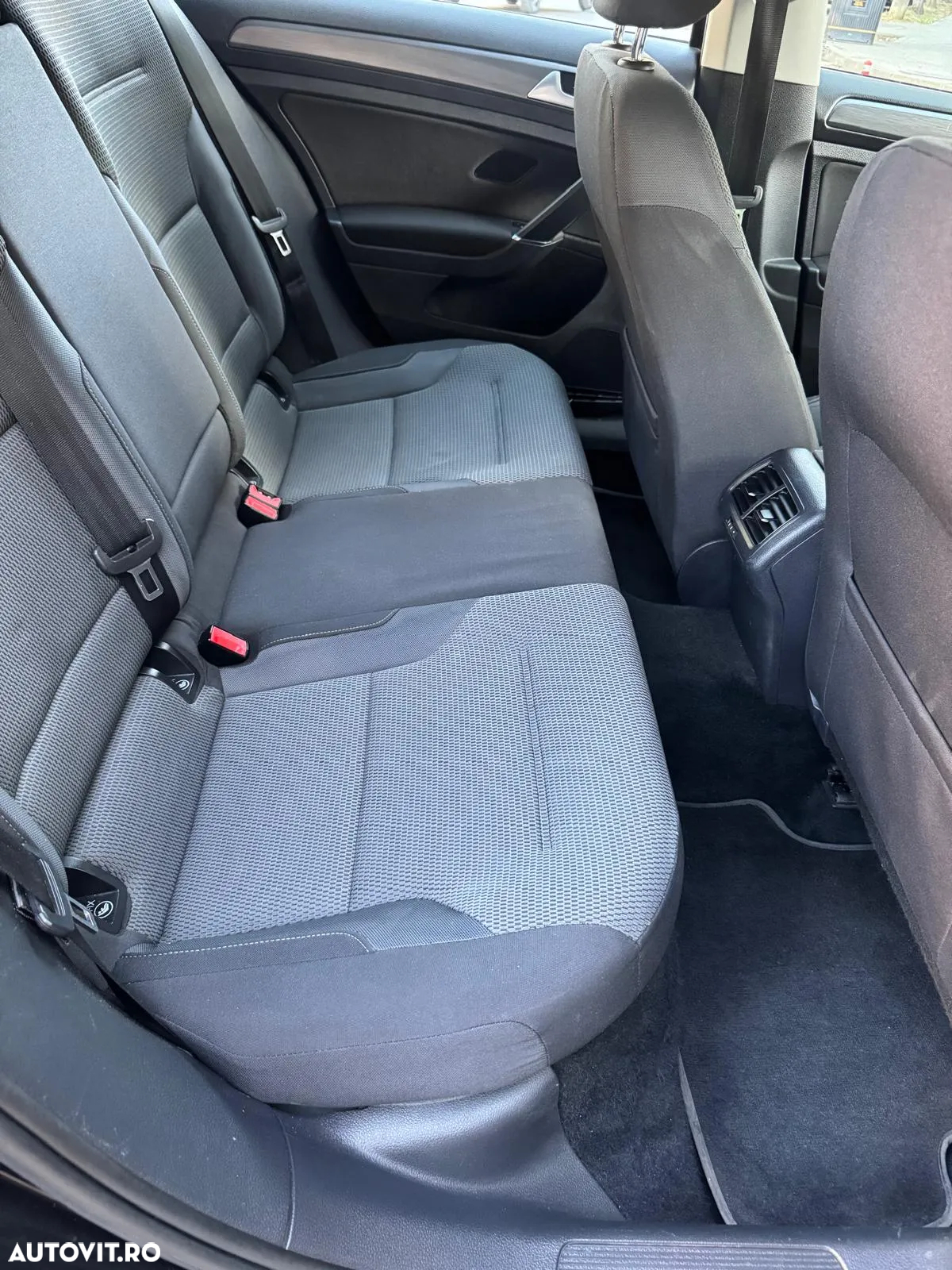 Volkswagen Golf - 8