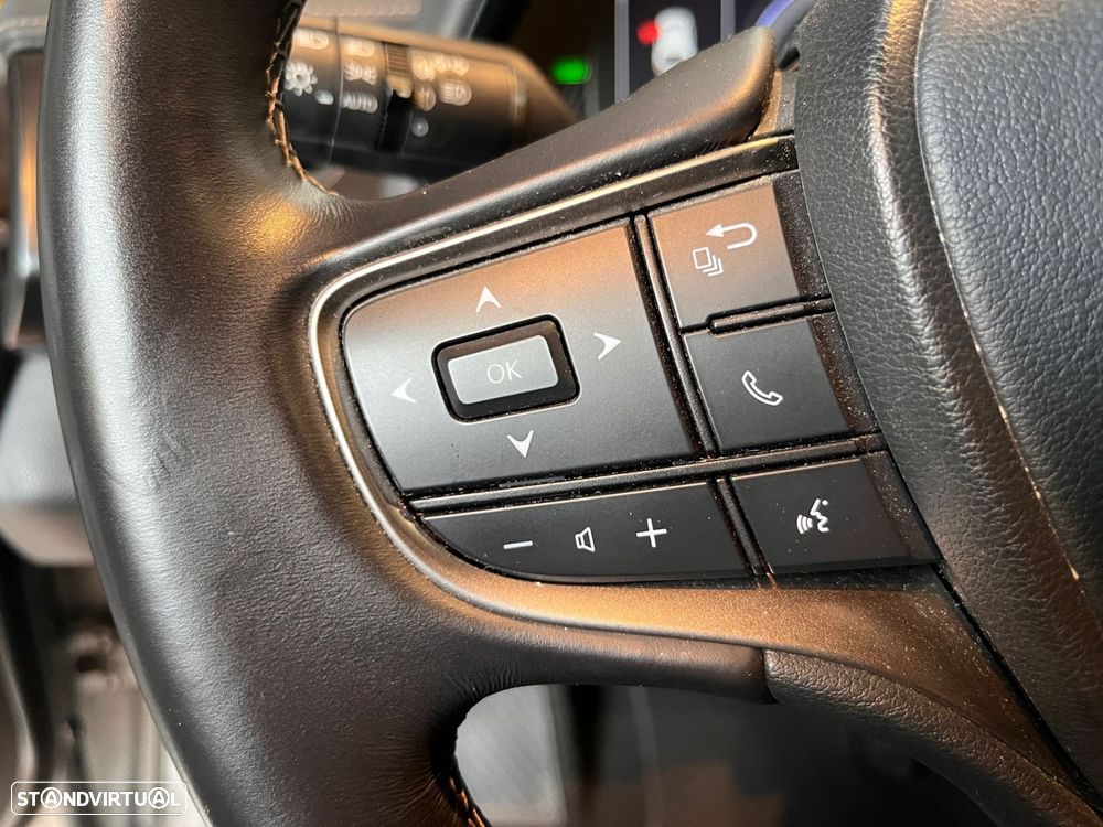 Lexus UX 250h Business - 22