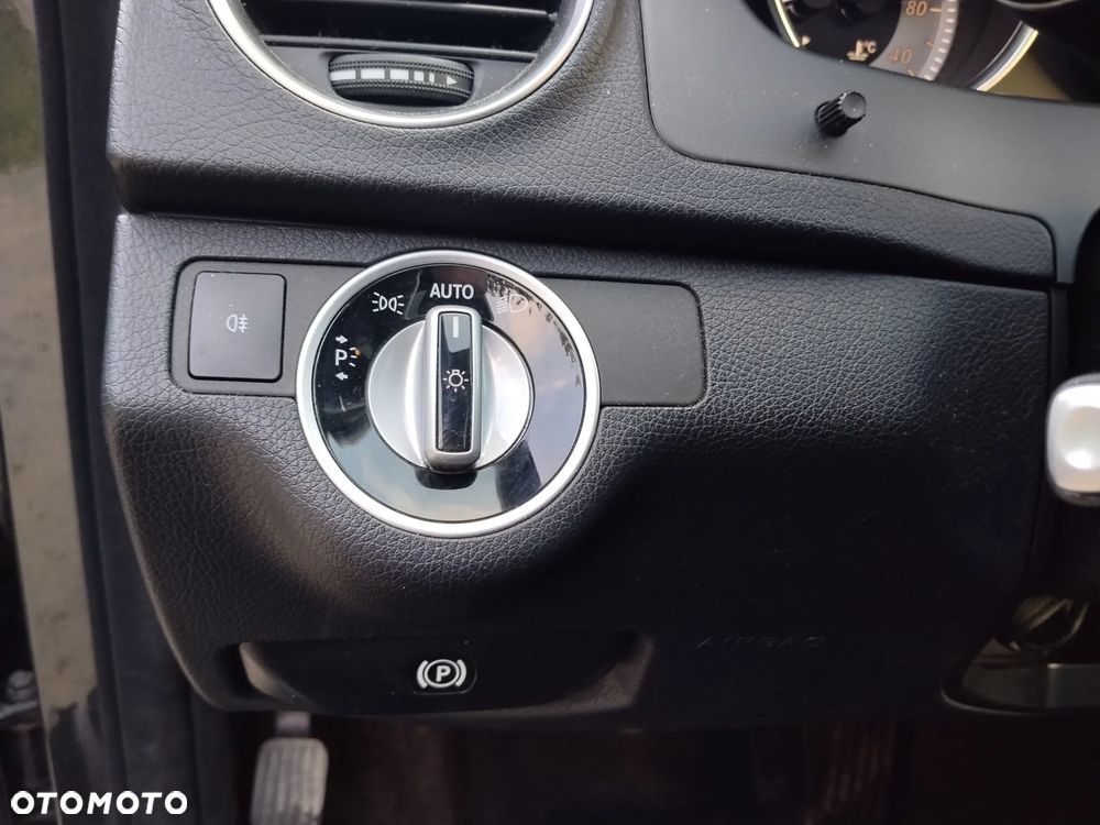 Mercedes-Benz Klasa C 220 CDI 7G-TRONIC Avantgarde Edition - 17