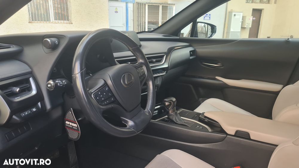 Lexus UX 250h (E-FOUR) Executive Line - 9