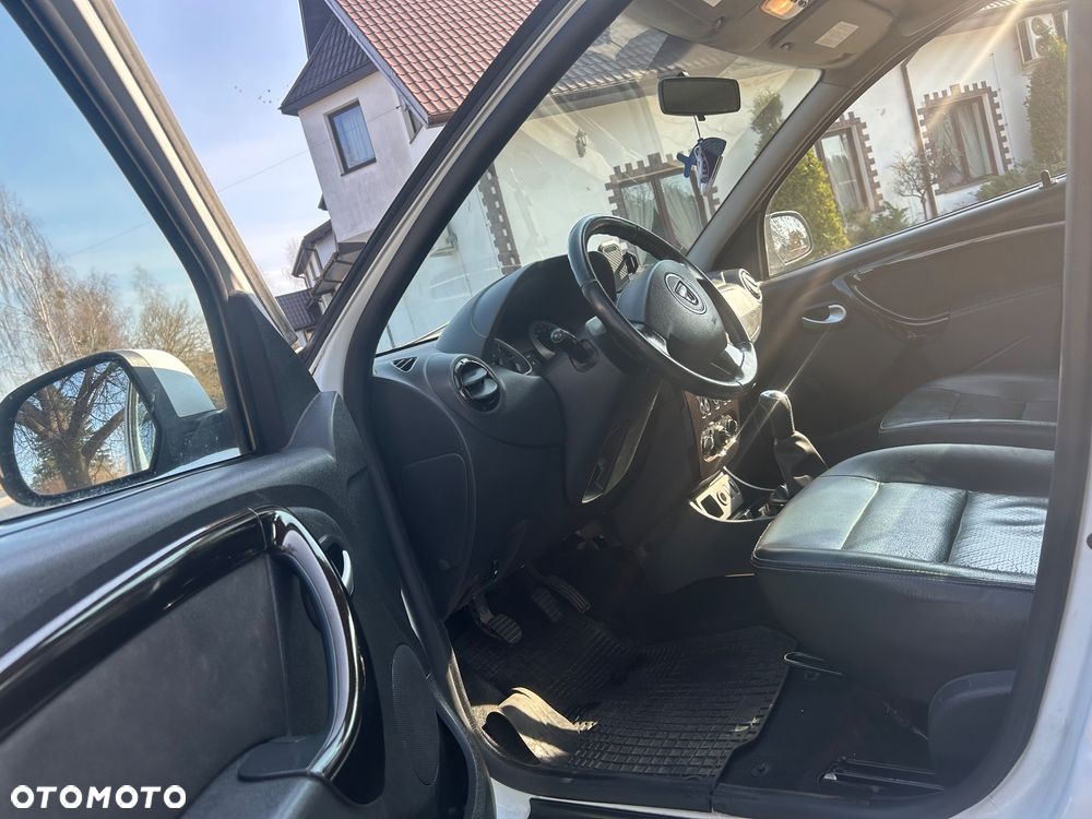 Dacia Duster 1.6 16V 4x2 Prestige - 11