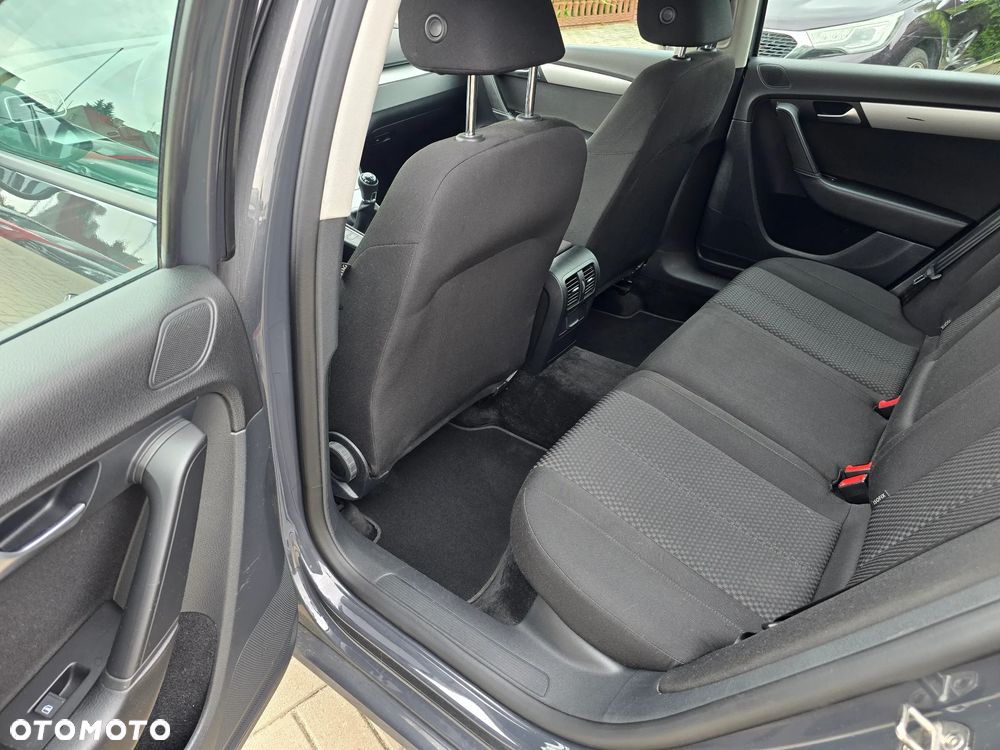 Volkswagen Passat Variant - 9