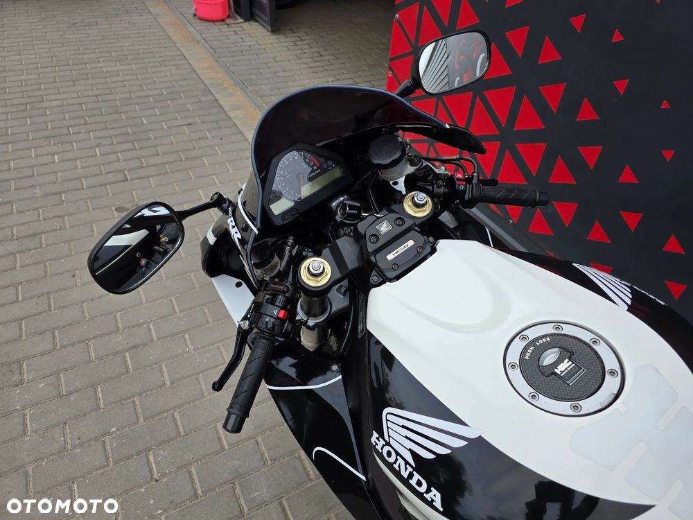 Honda CBR - 17