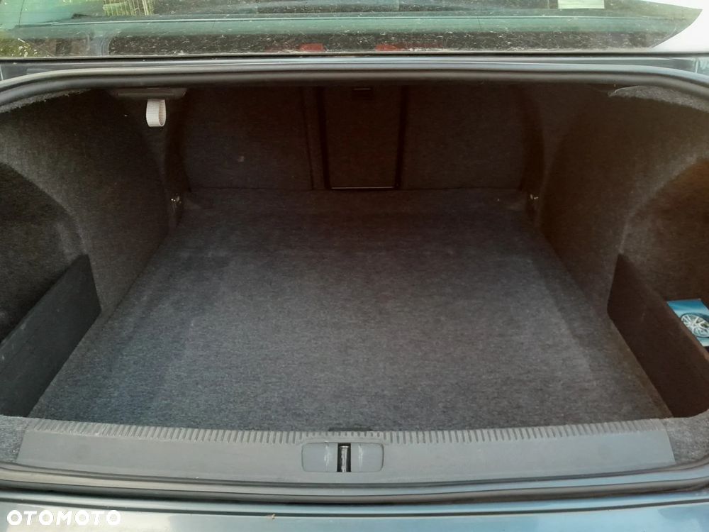 Volkswagen Passat 2.0 TDI DPF Comfortline - 6