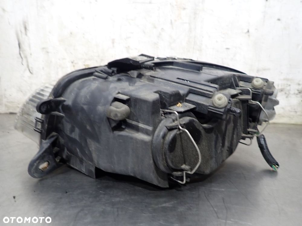 LAMPA PRAWA PRZEDNIA ALFA ROMEO GT - 2