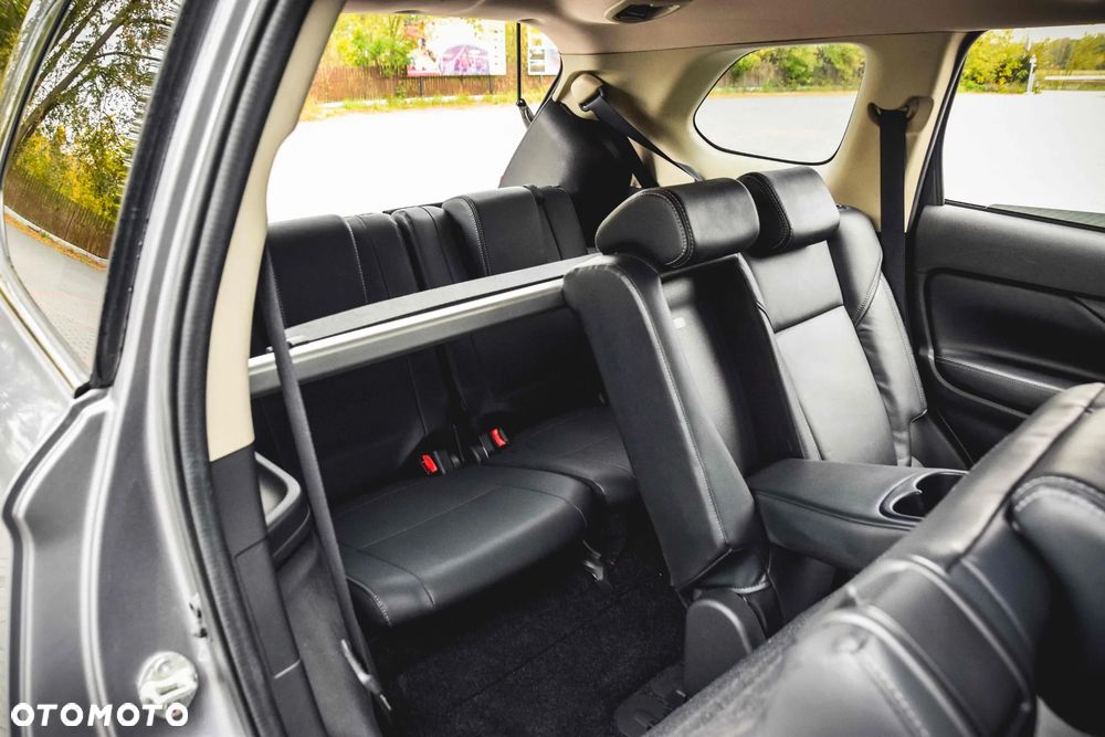 Mitsubishi Outlander 2.0 Intense + Navi 4WD CVT - 19