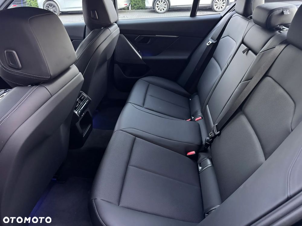 BMW Seria 5 530e - 16