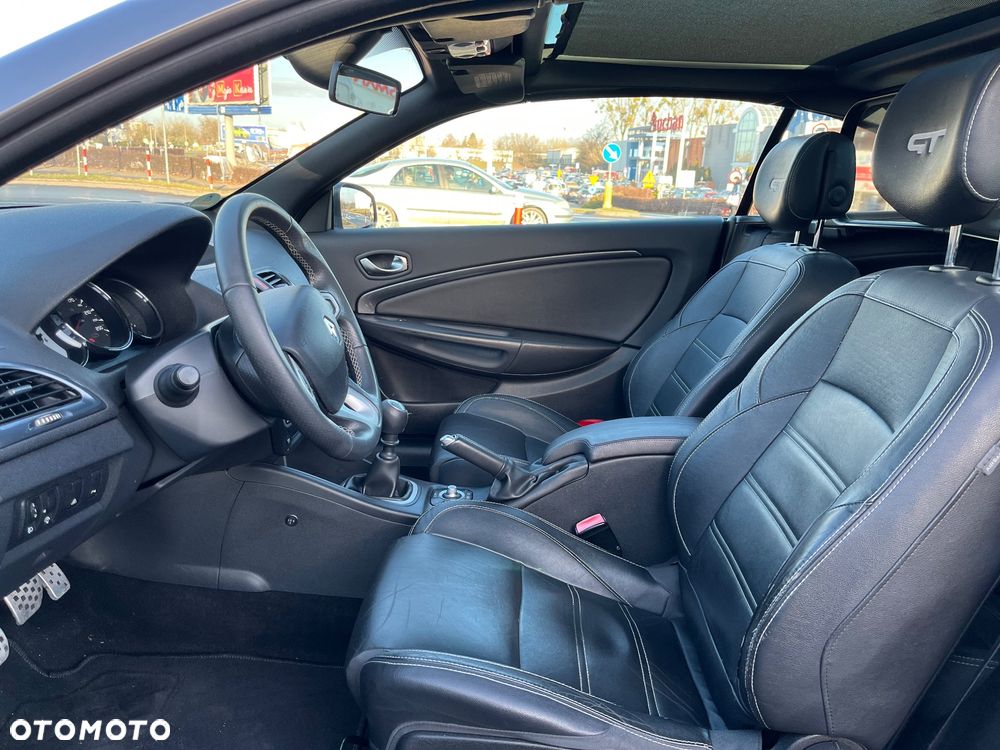 Renault Megane TCe 180 GT - 13