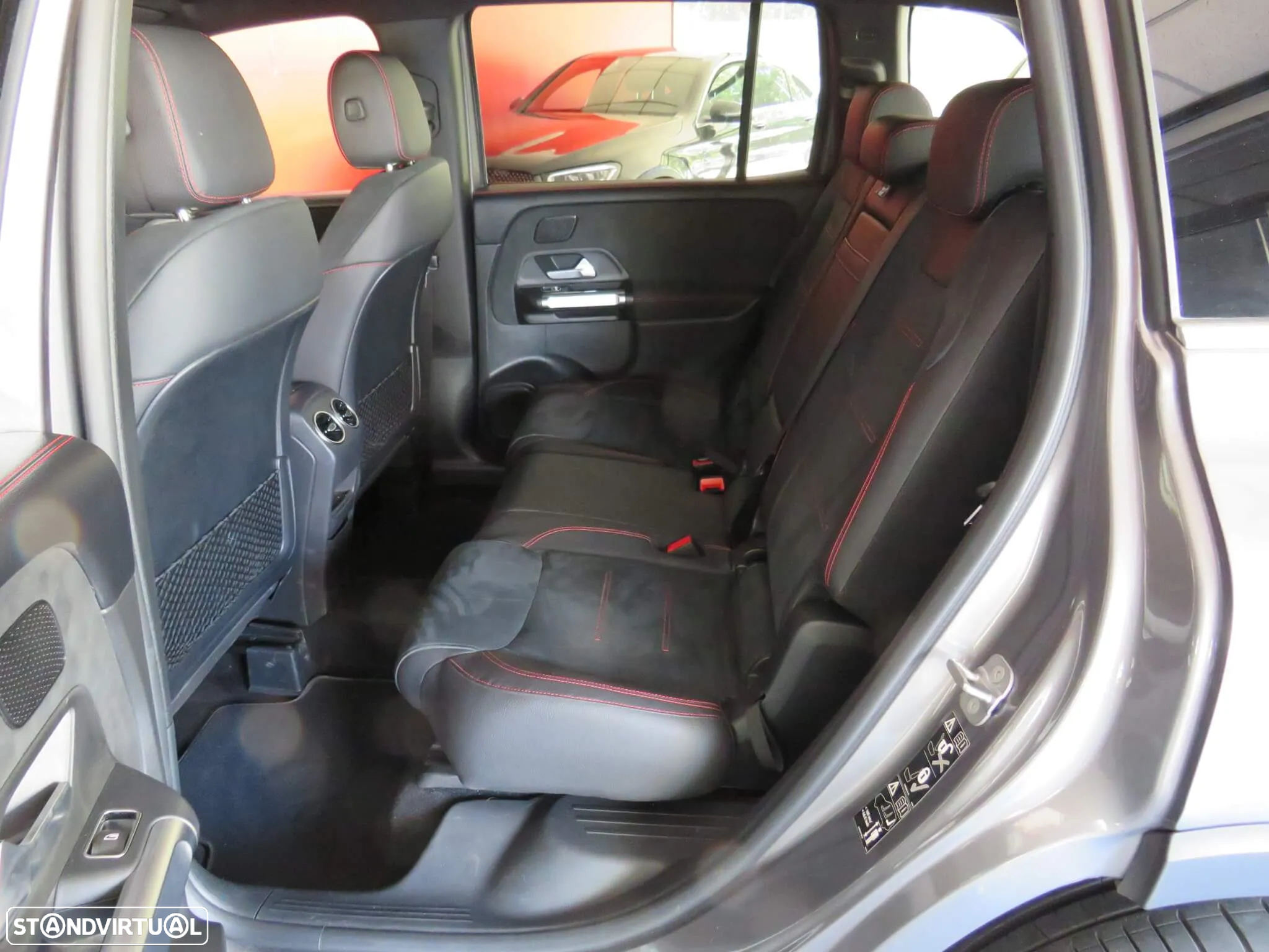 Mercedes-Benz GLB 200 d AMG Line - 13