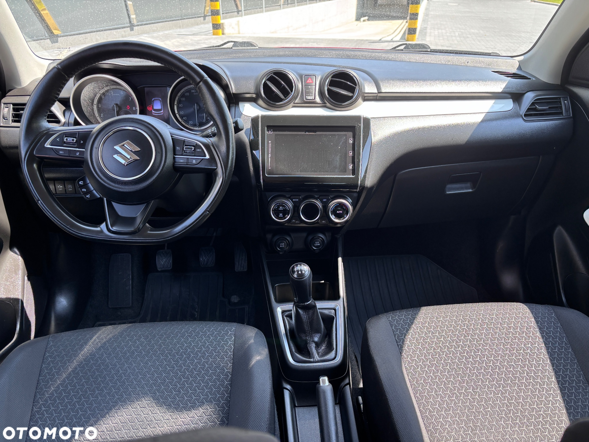 Suzuki Swift 1.2 Premium - 27