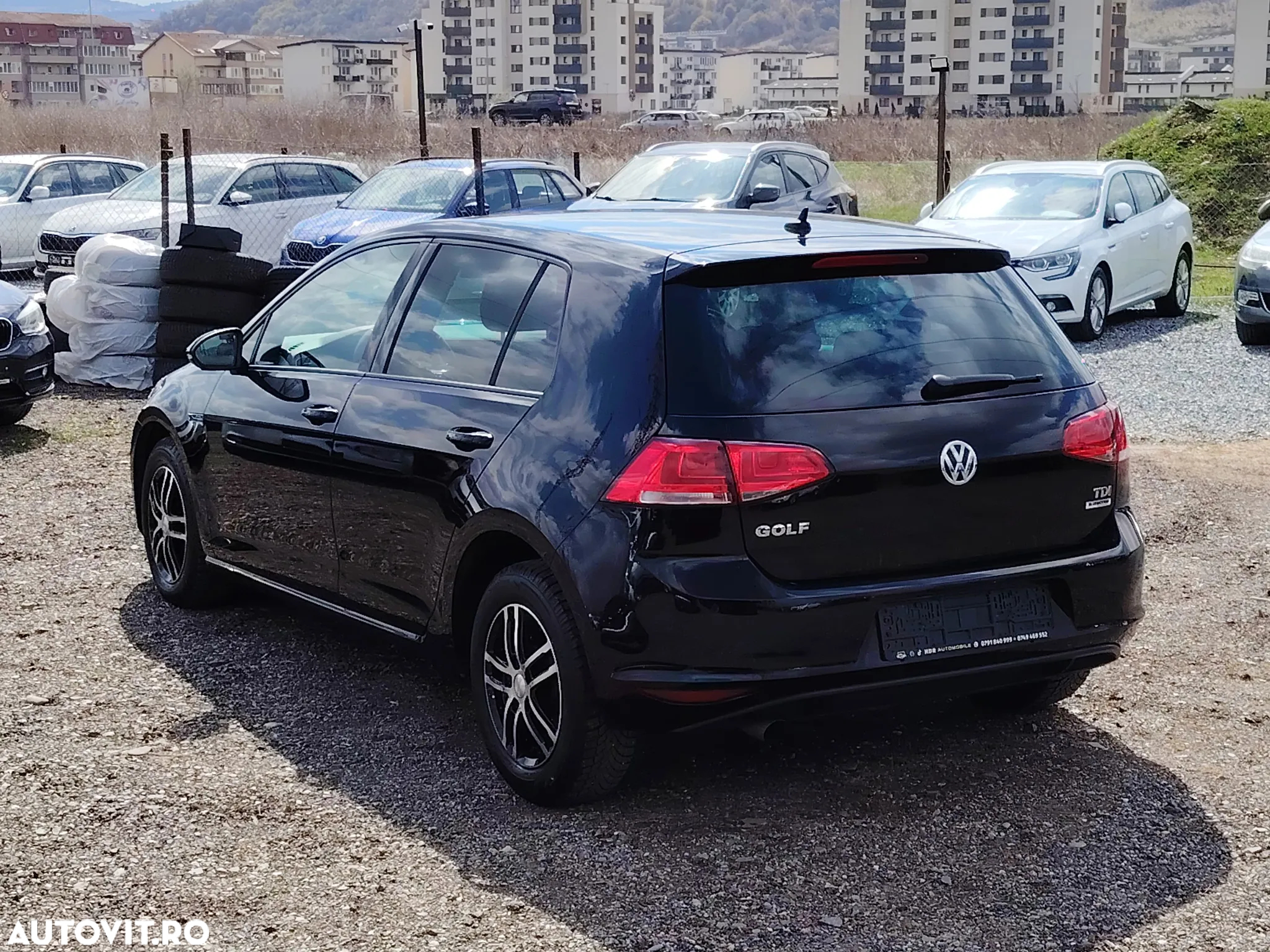 Volkswagen Golf 1.6 TDI BlueMotion Technology Lounge - 4