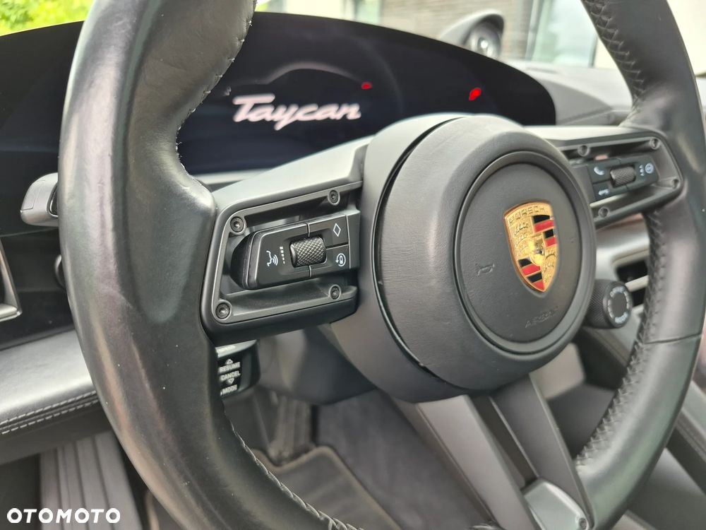 Porsche Taycan - 28