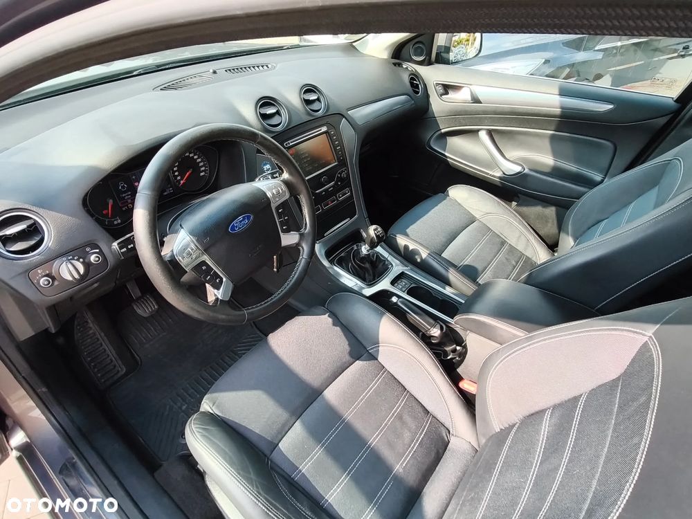 Ford Mondeo 2.0 TDCi Titanium - 25